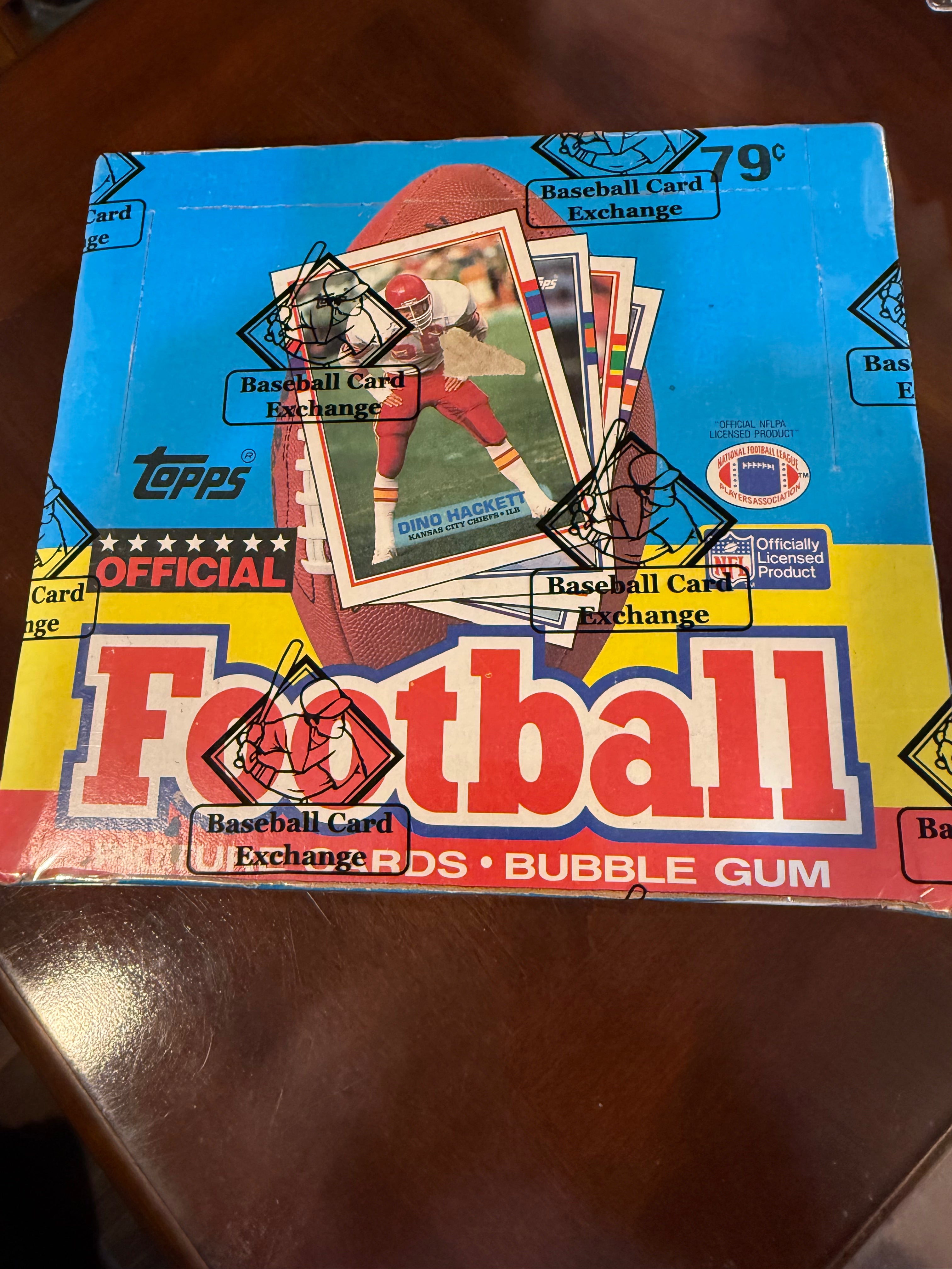 1989 Topps Football Cello Box (unopened) BBCE Authenticated