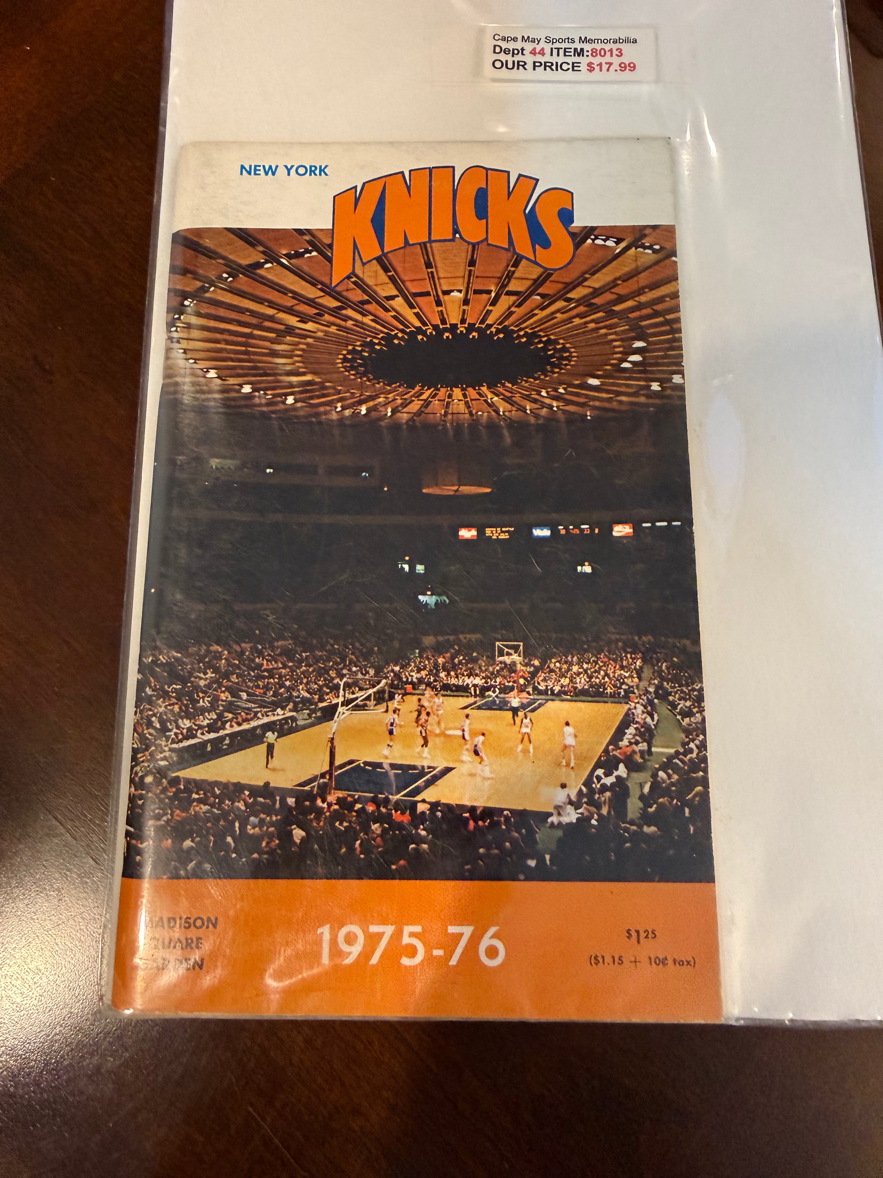 NY Knicks Yearbook 1975-76 Near Mint