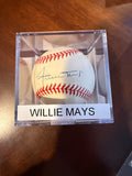 Willie Mays signed Baseball JSA Authenticated